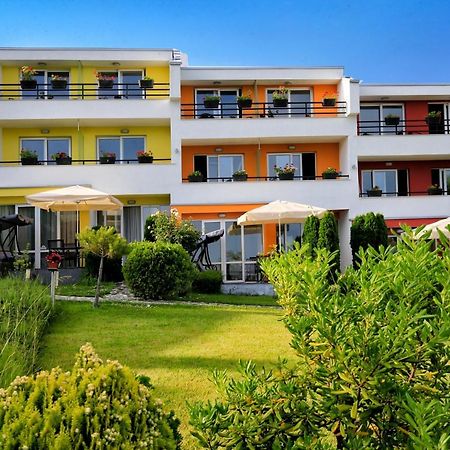 Stayinn Rainbow Houses Beachfront By Asteri Hotels Sunny Beach Eksteriør billede