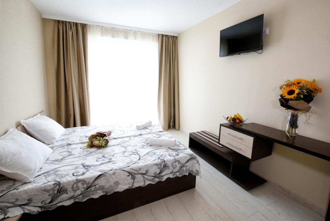 Stayinn Rainbow Houses Beachfront By Asteri Hotels Sunny Beach Eksteriør billede