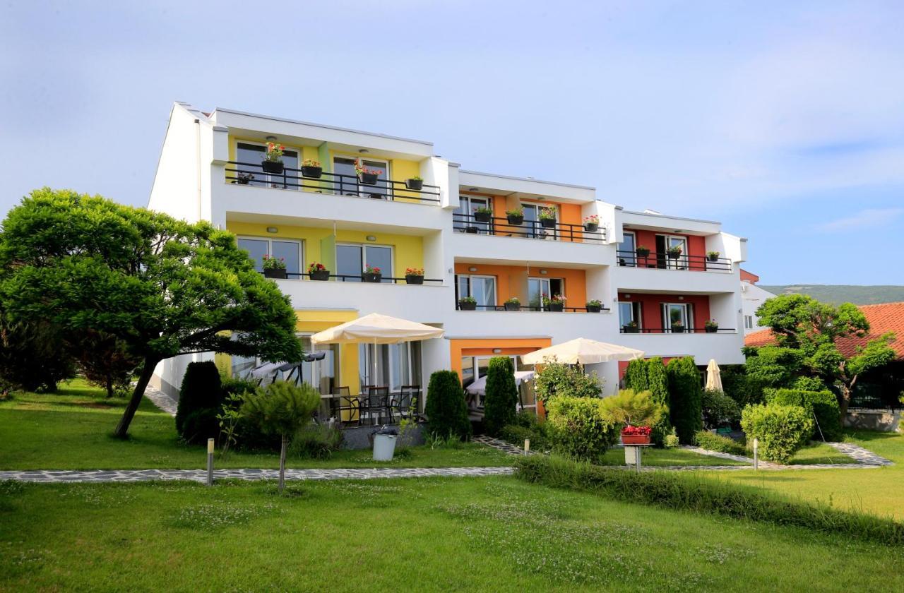 Stayinn Rainbow Houses Beachfront By Asteri Hotels Sunny Beach Eksteriør billede
