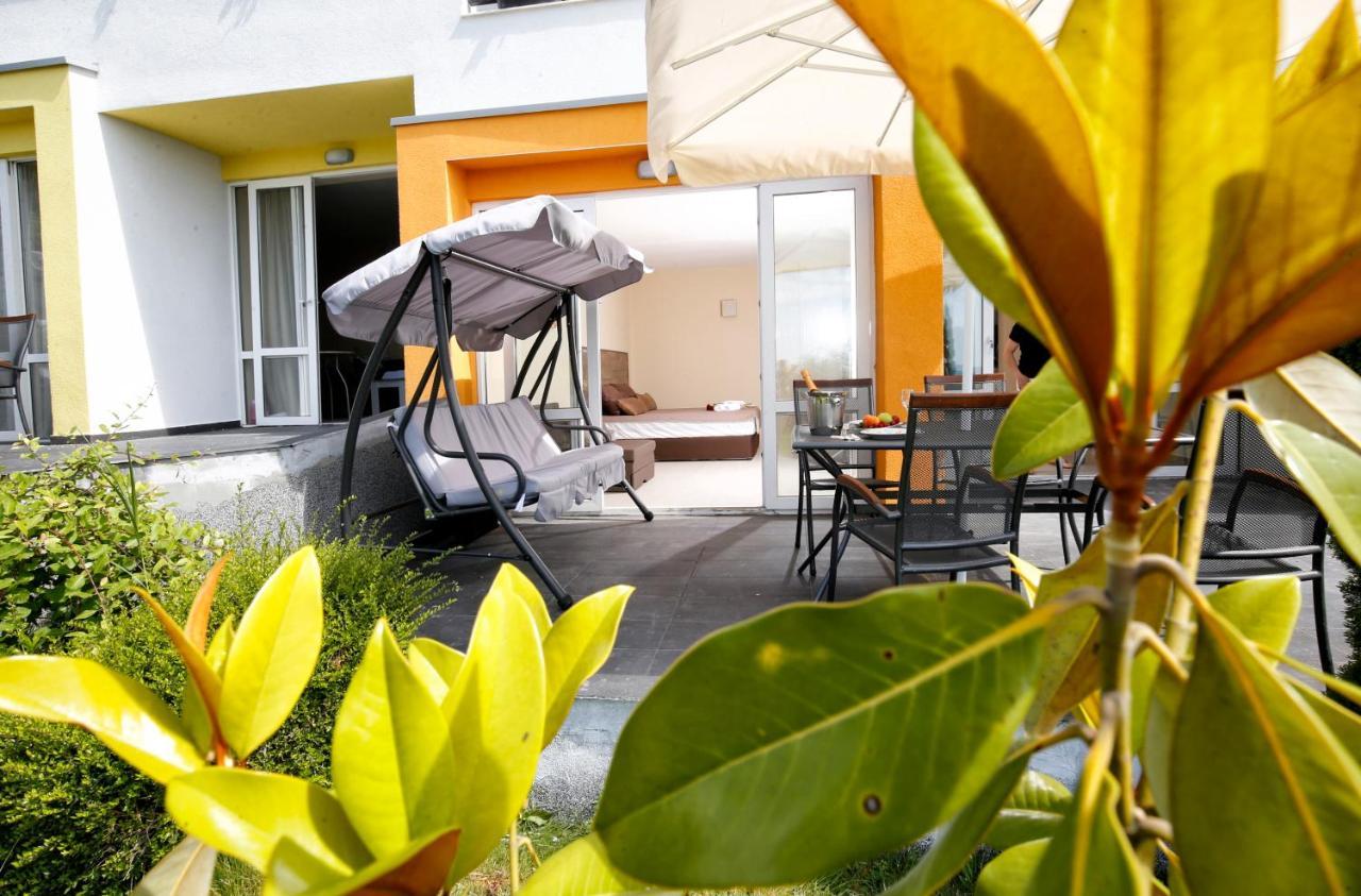Stayinn Rainbow Houses Beachfront By Asteri Hotels Sunny Beach Eksteriør billede