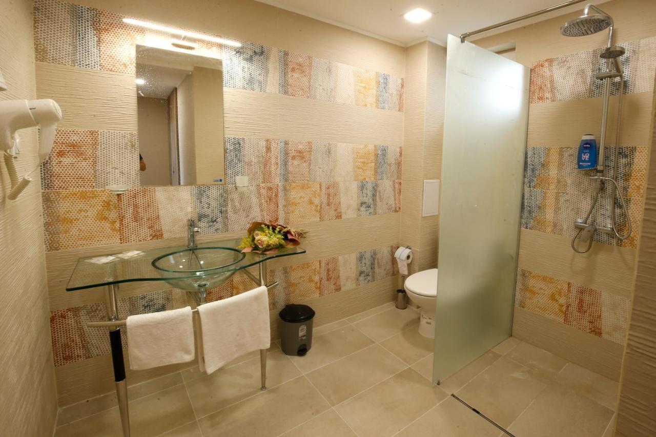 Stayinn Rainbow Houses Beachfront By Asteri Hotels Sunny Beach Eksteriør billede