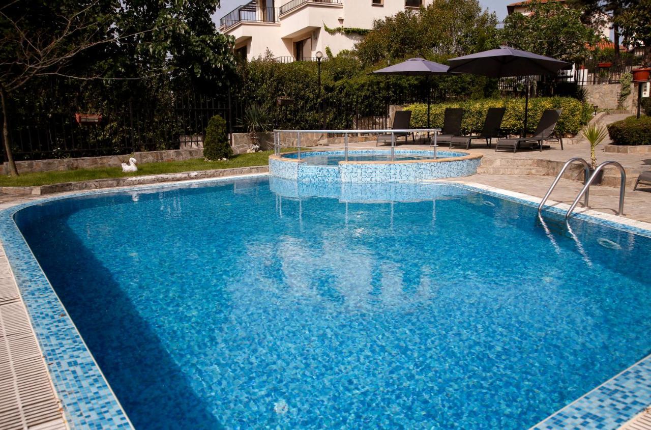 Stayinn Rainbow Houses Beachfront By Asteri Hotels Sunny Beach Eksteriør billede